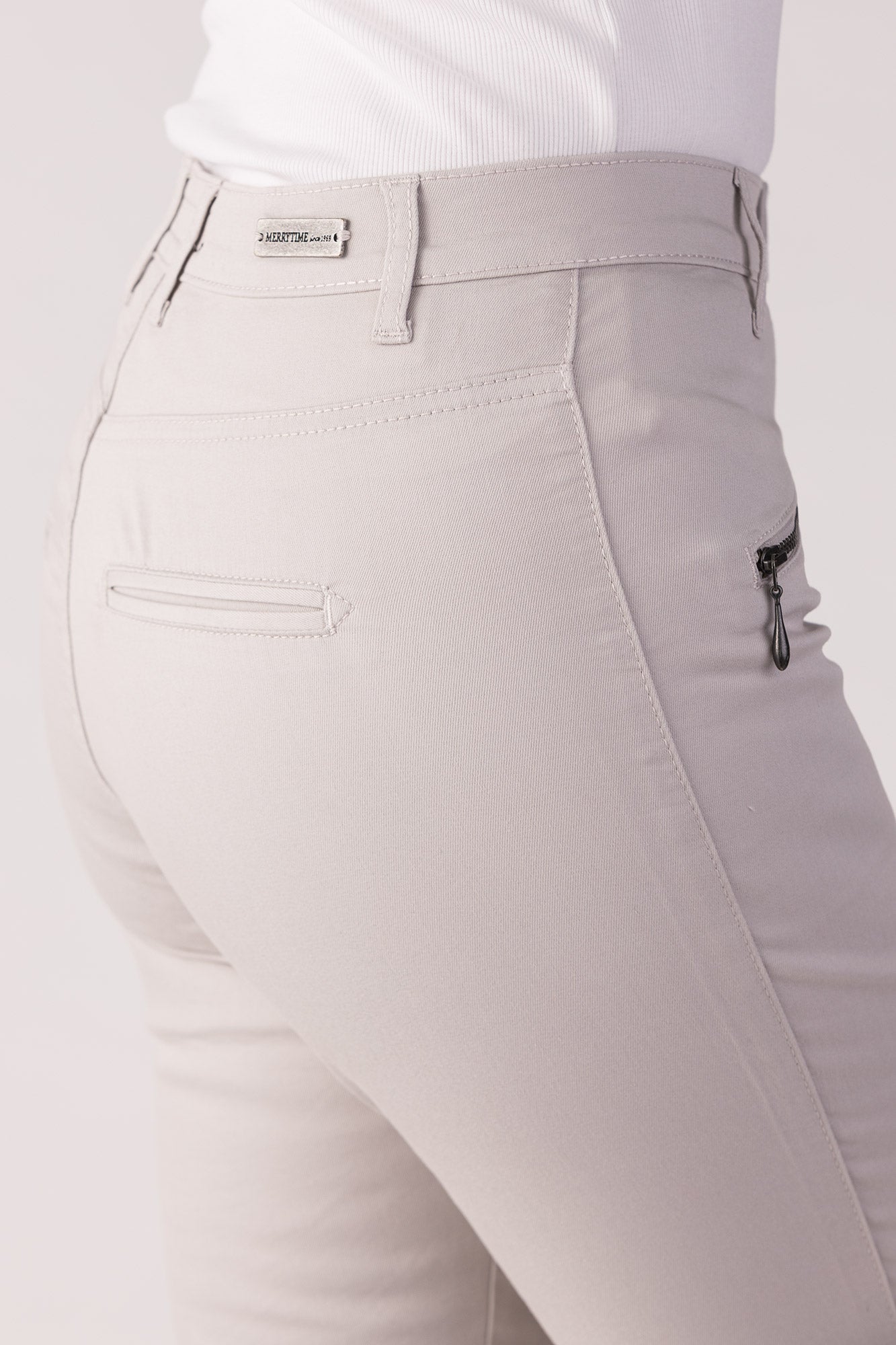 15628-430-11 / Slim, High Waist - Sand