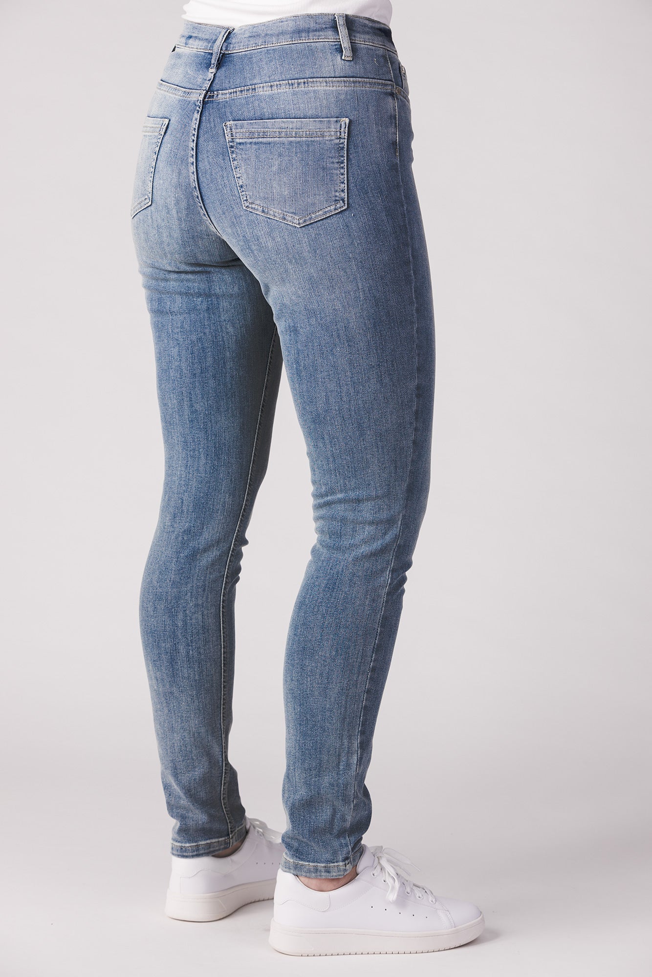 15636-452-21 / Super Slim, High Waist - Light Blue Denim