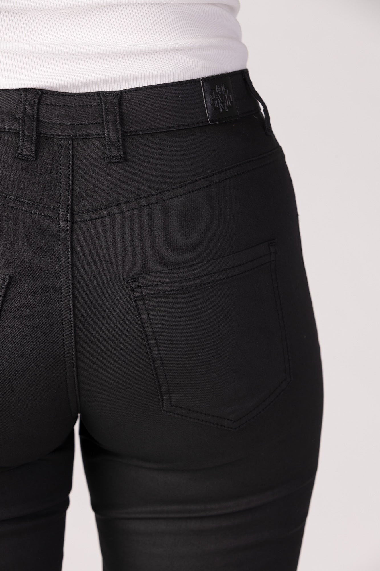 15639-439-09 / Slim - Sort Coated