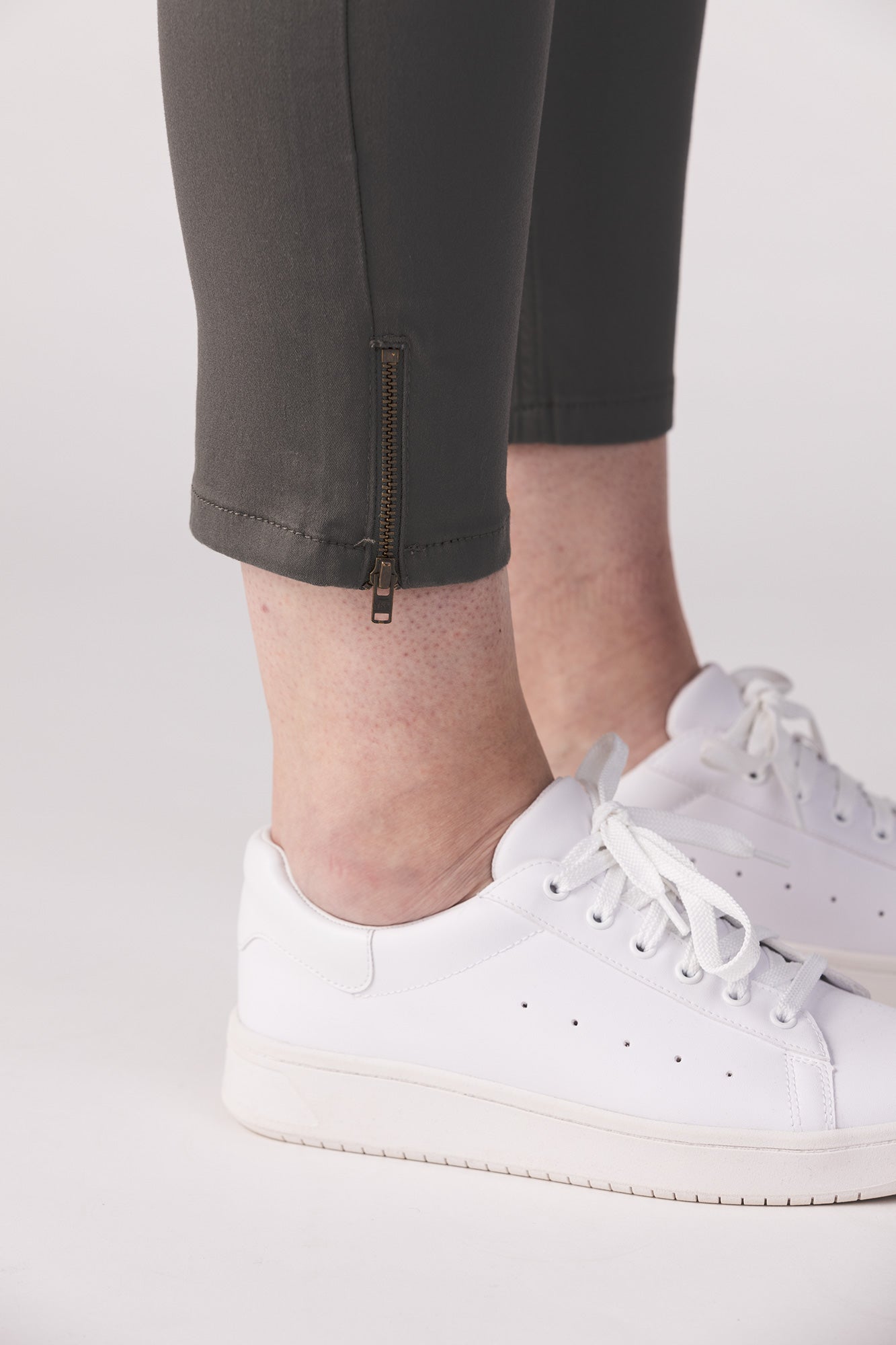 15640-440-41 / Super Slim Ankle, High Waist - dusty green