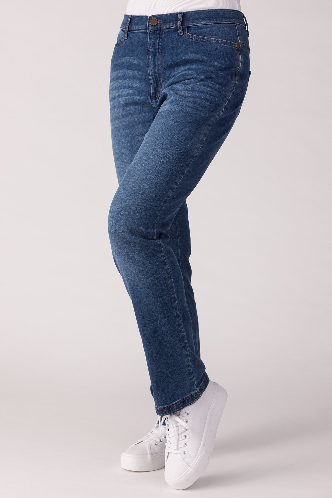 15646-447-22 / Regular, Høj Talje - Lys Denim