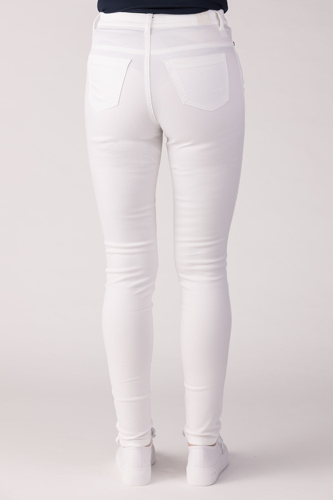 15650-430-01 / Super Slim, High Waist - White