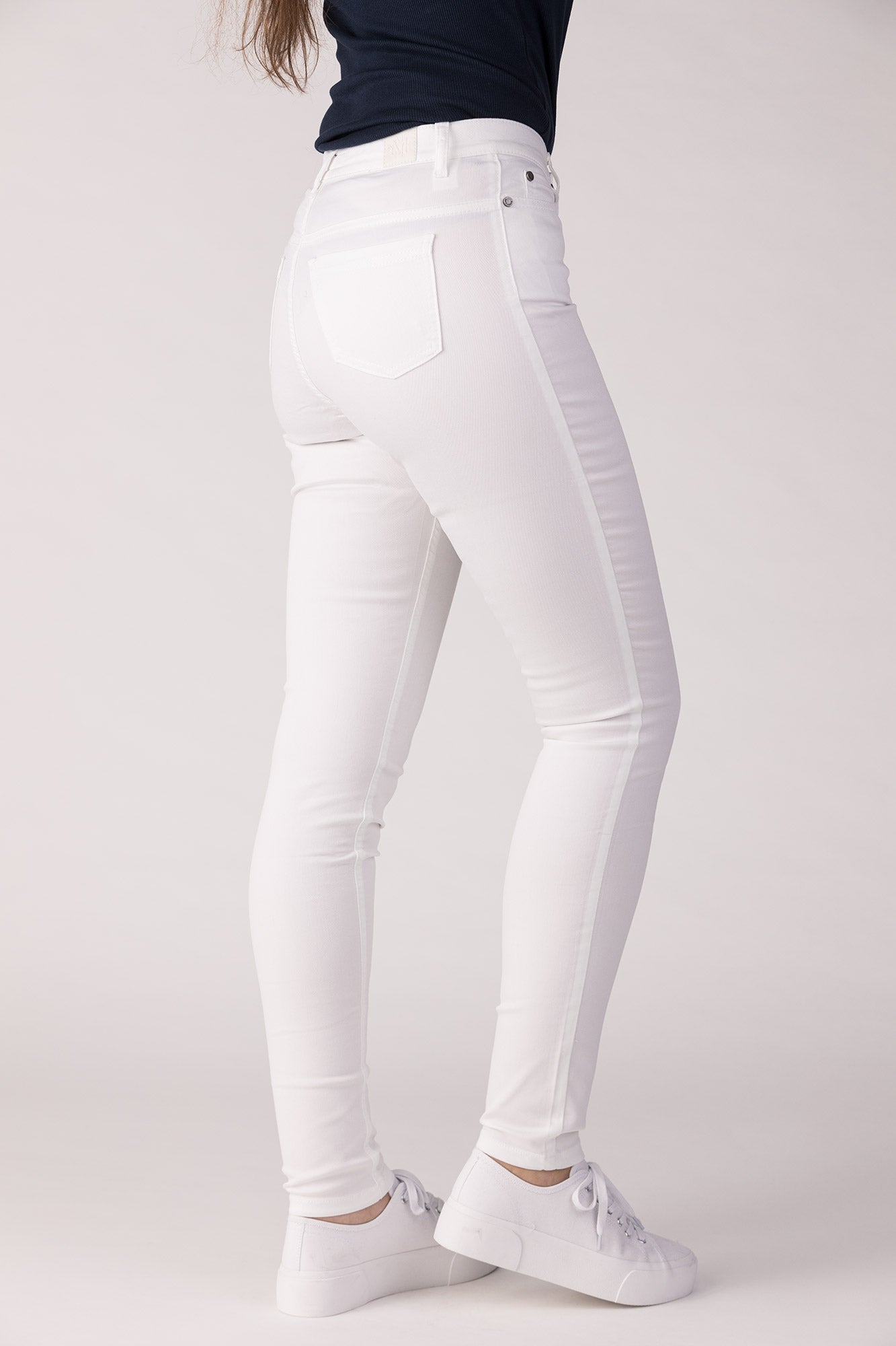 15650-430-01 / Super Slim, High Waist - White