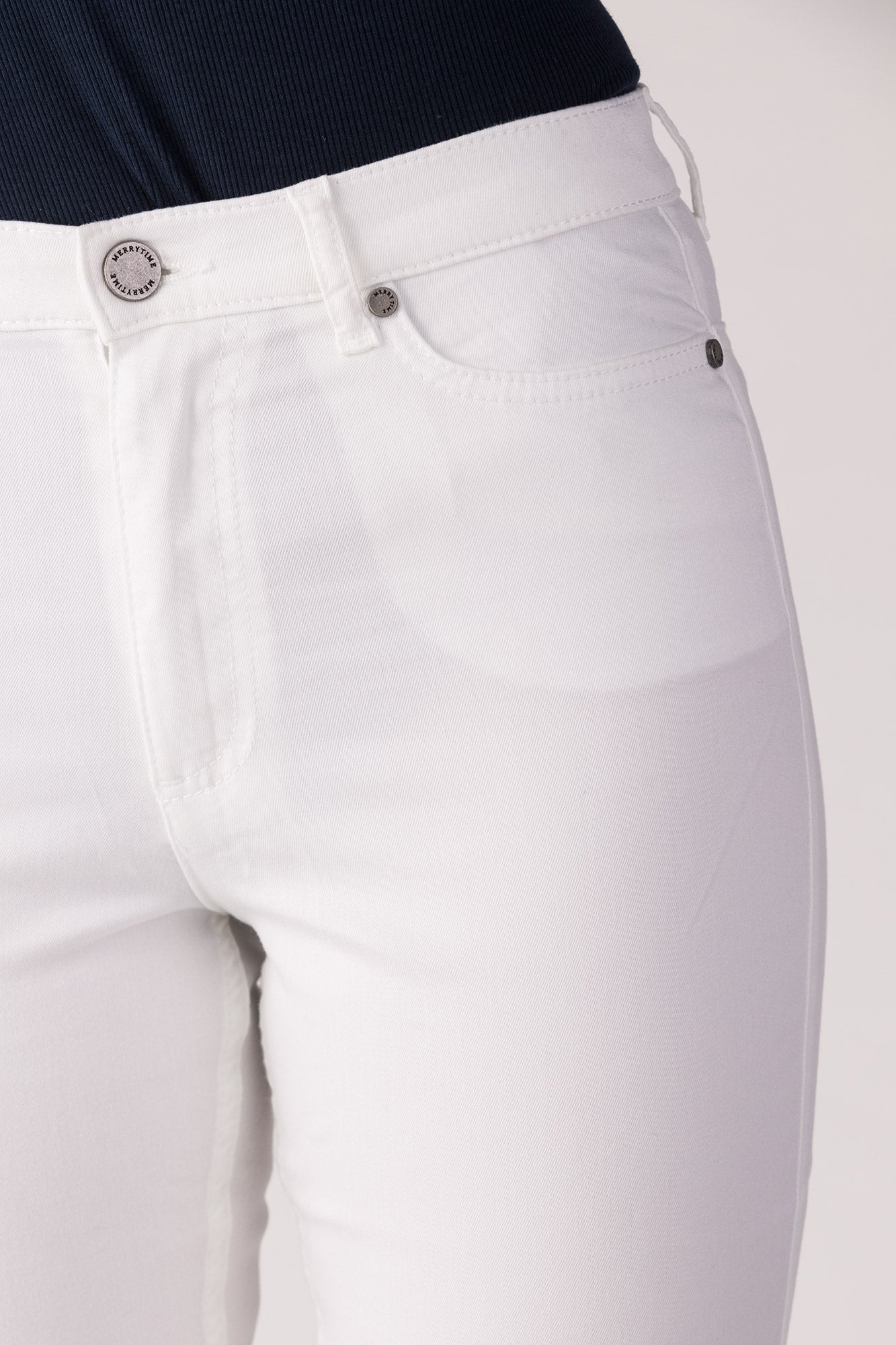 15650-430-01 / Super Slim, High Waist - White