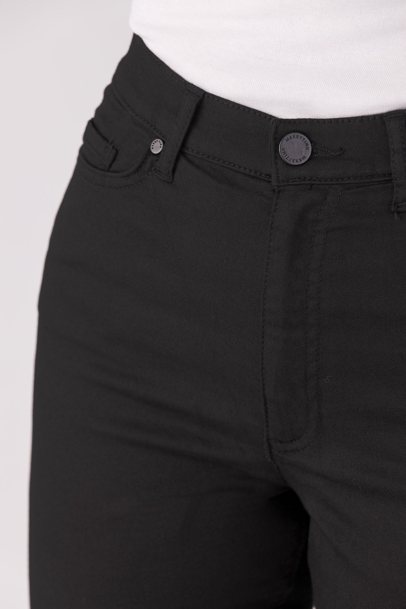 15650-430-09 / Super Slim, High Waist - Black