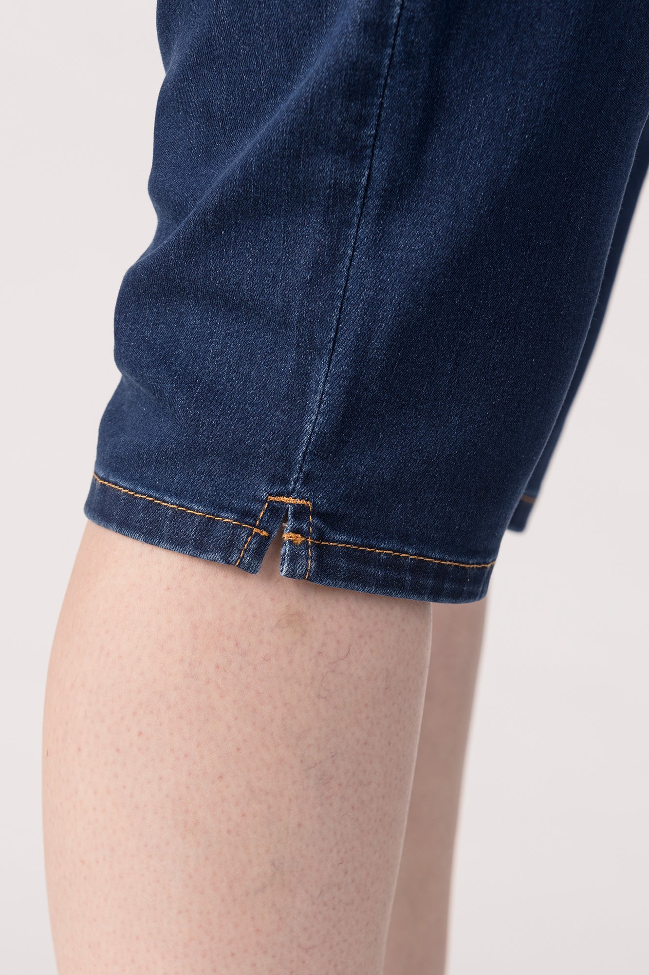 15661-432-28 / Shorts, Slim, Høj Talje - Mørk denim