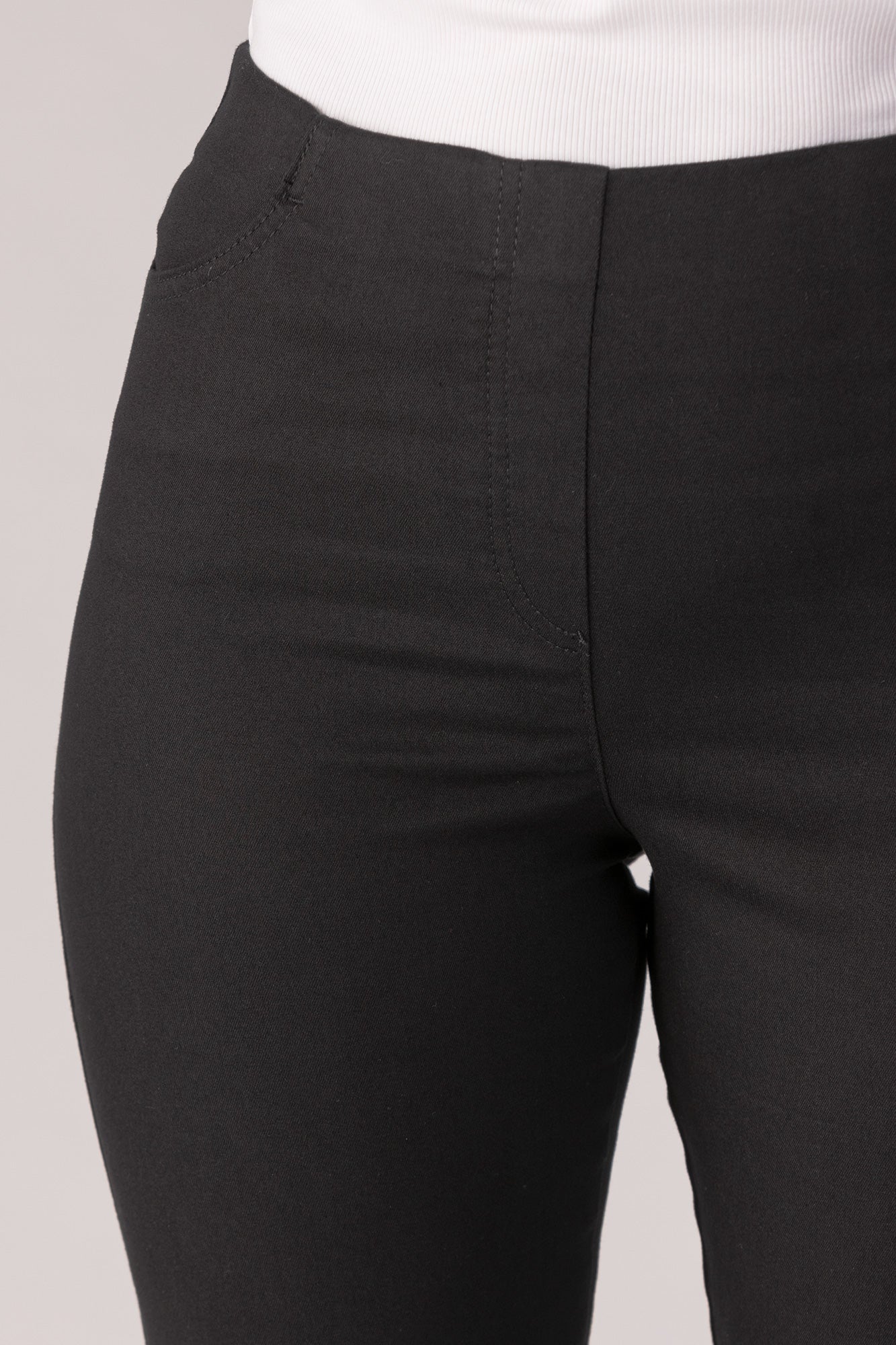 15663-430-09 / Wide, High Waist - Black