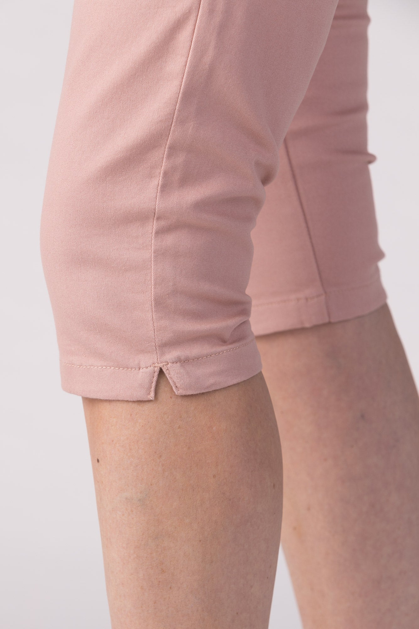 15635-430-51 / Super Slim Capri - Old Rose