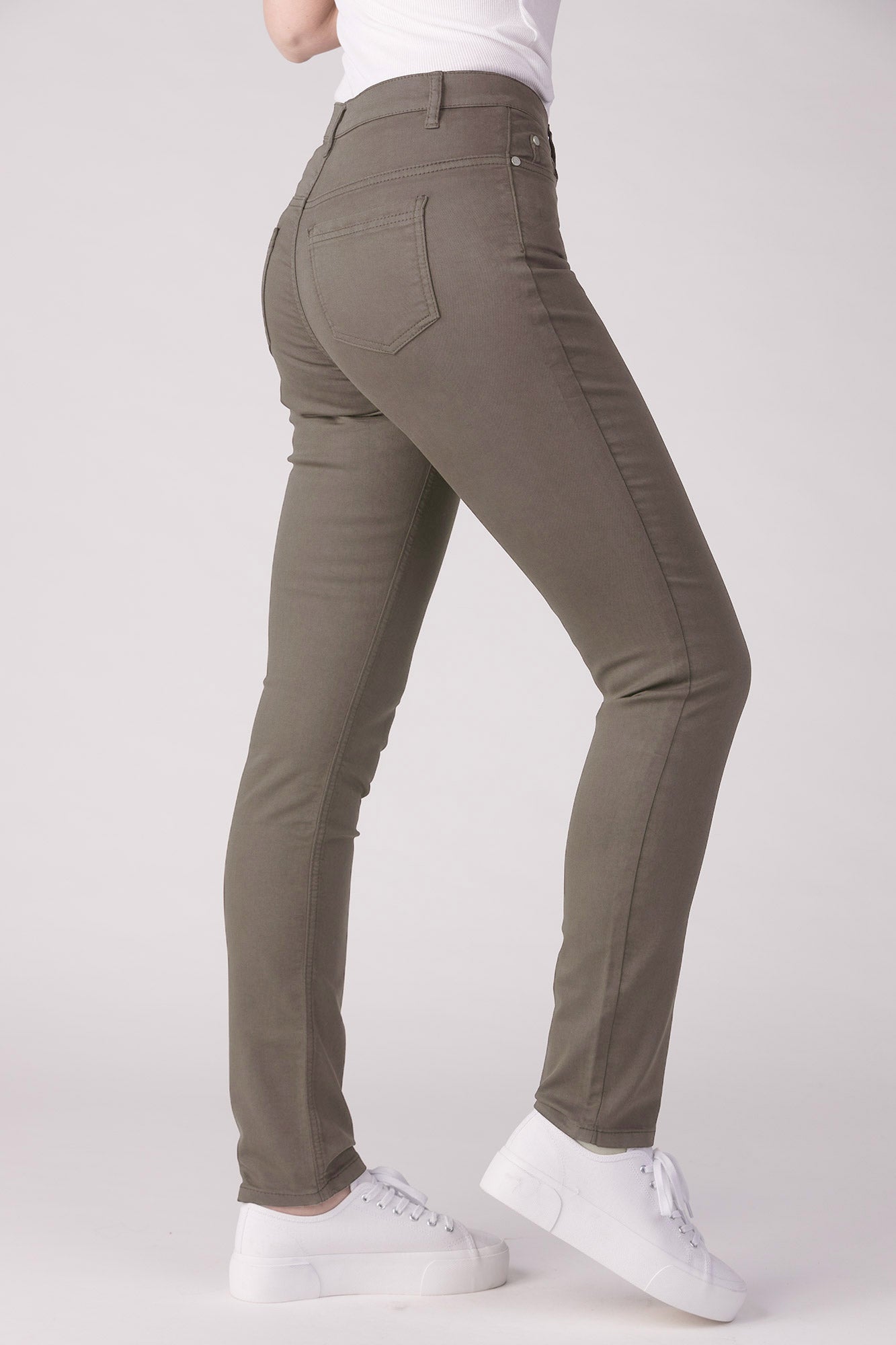 15652-431-48 / Schmal, hohe Taille – Olivenwein