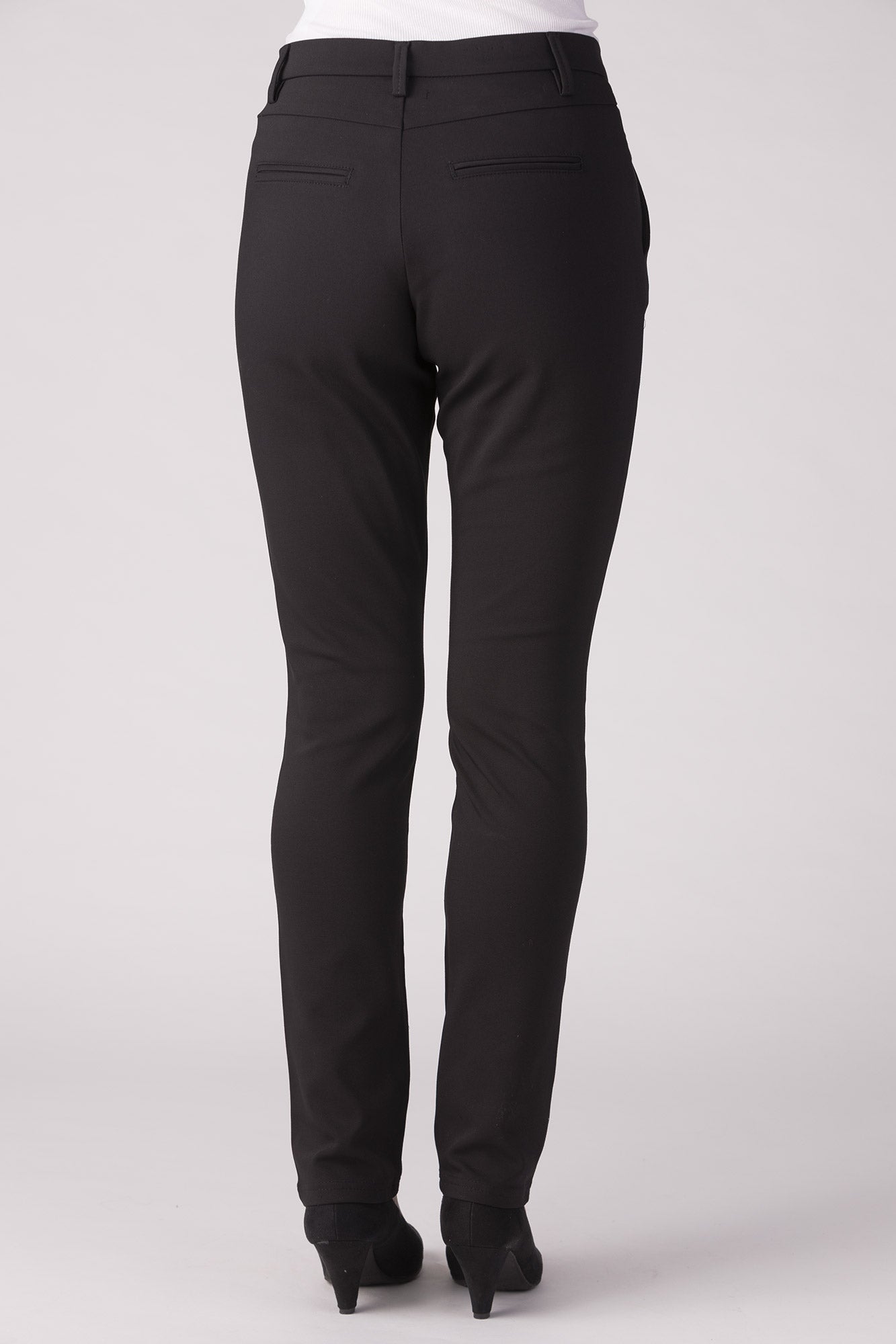 15657-451-09 / Regular, High Waist - Black