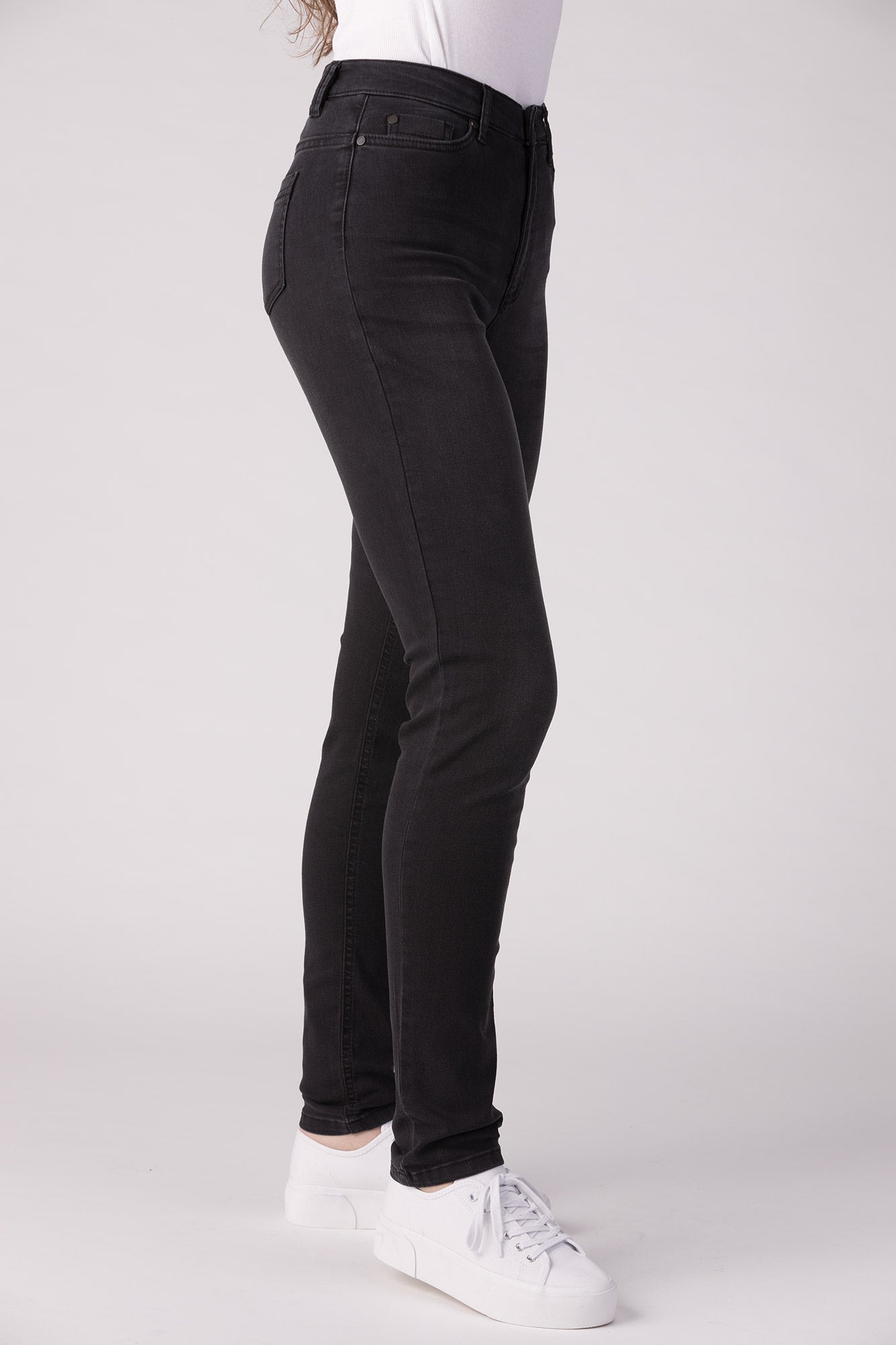 15636-432-08 / Superschlank, hohe Taille – Vintage-Schwarz