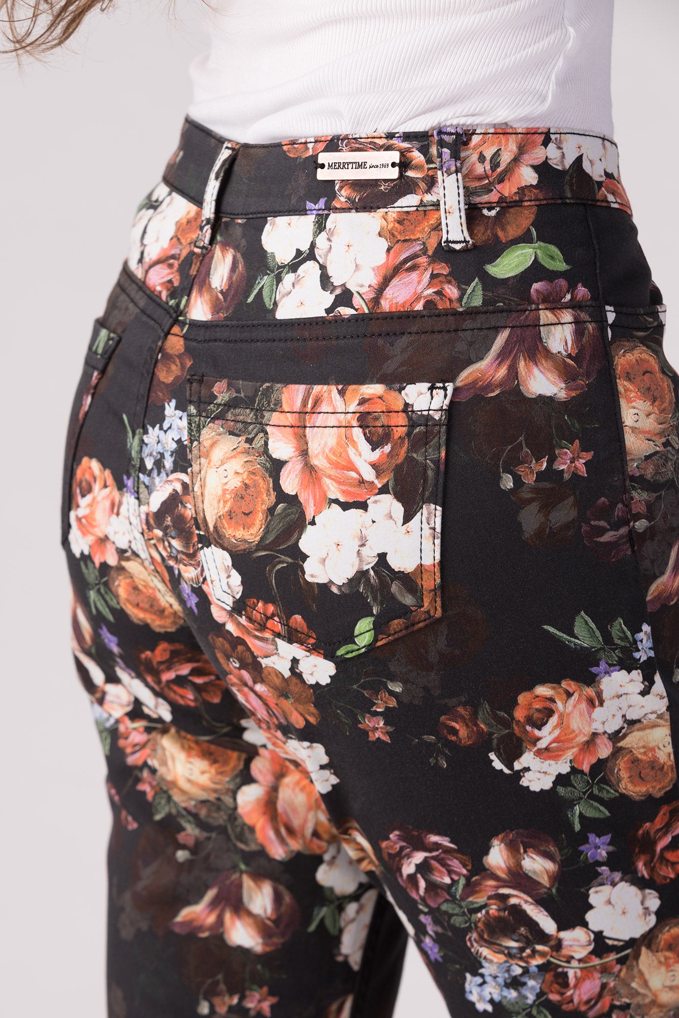 15640-440-69 / Super Slim Ankle, High Waist – Orange Flower