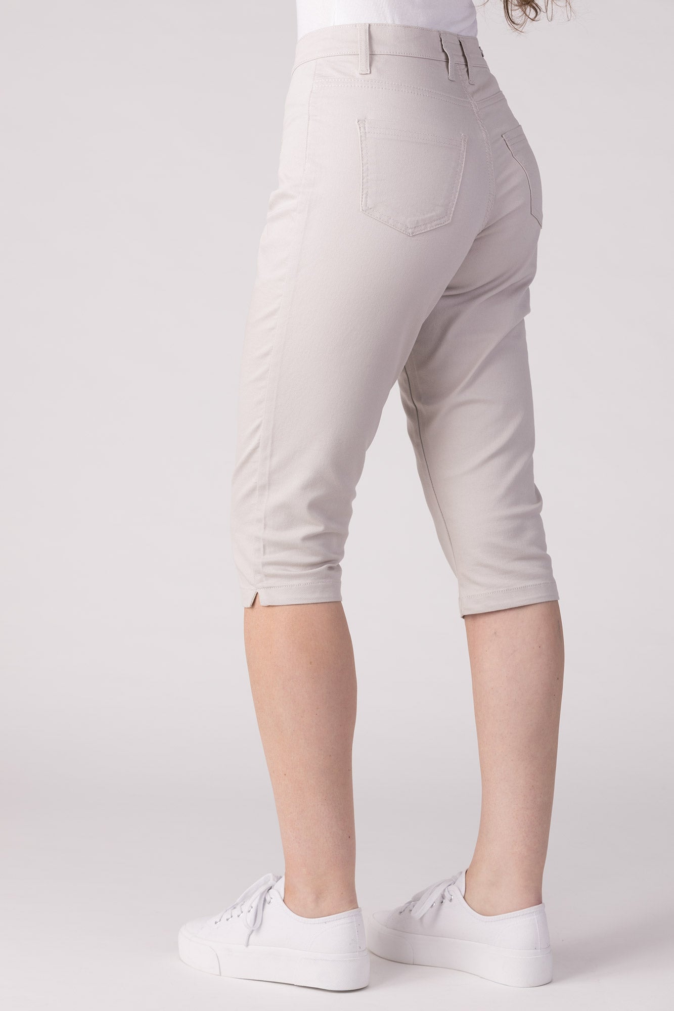 15635-430-11 / Super Slim Capri, High Waist - Sand